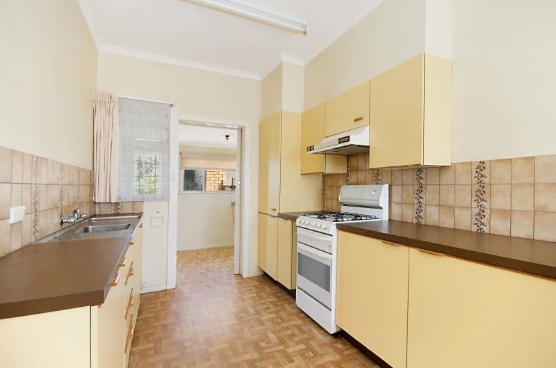 33 Belmore Road, WARRNAMBOOL VIC 3280, Warrnambool - Thumbnail 3