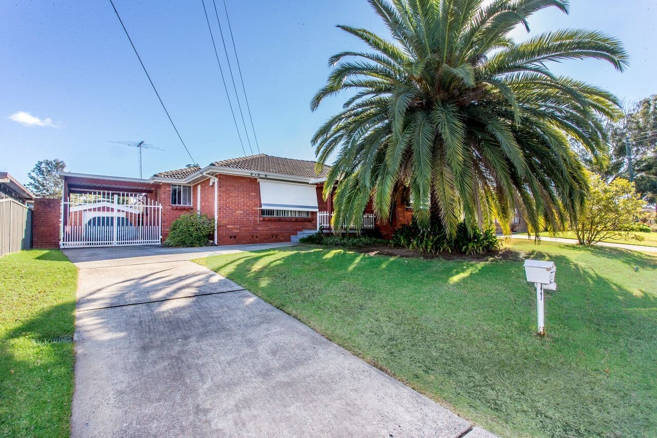 47 Francis Street, Cambridge Park - Image 1