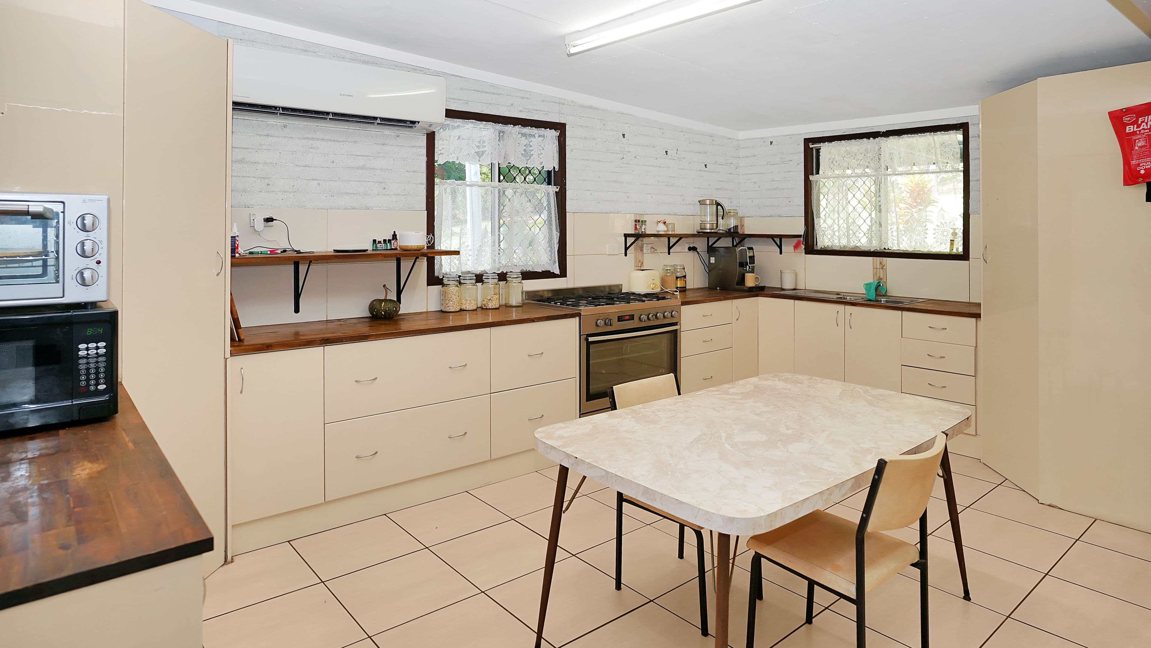 4 Herta Lane, Sarina Beach QLD 4737, Sarina Beach - Thumbnail 2