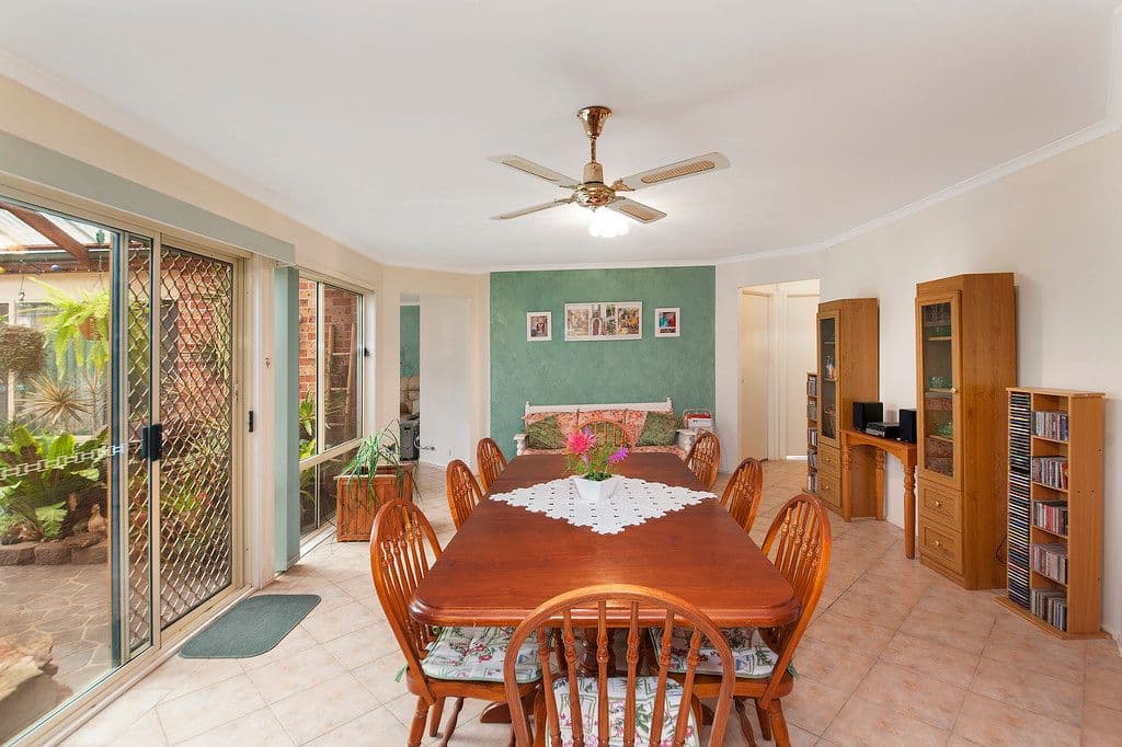 16 Solander Avenue, WEST HOXTON NSW 2171, West Hoxton - Thumbnail 4