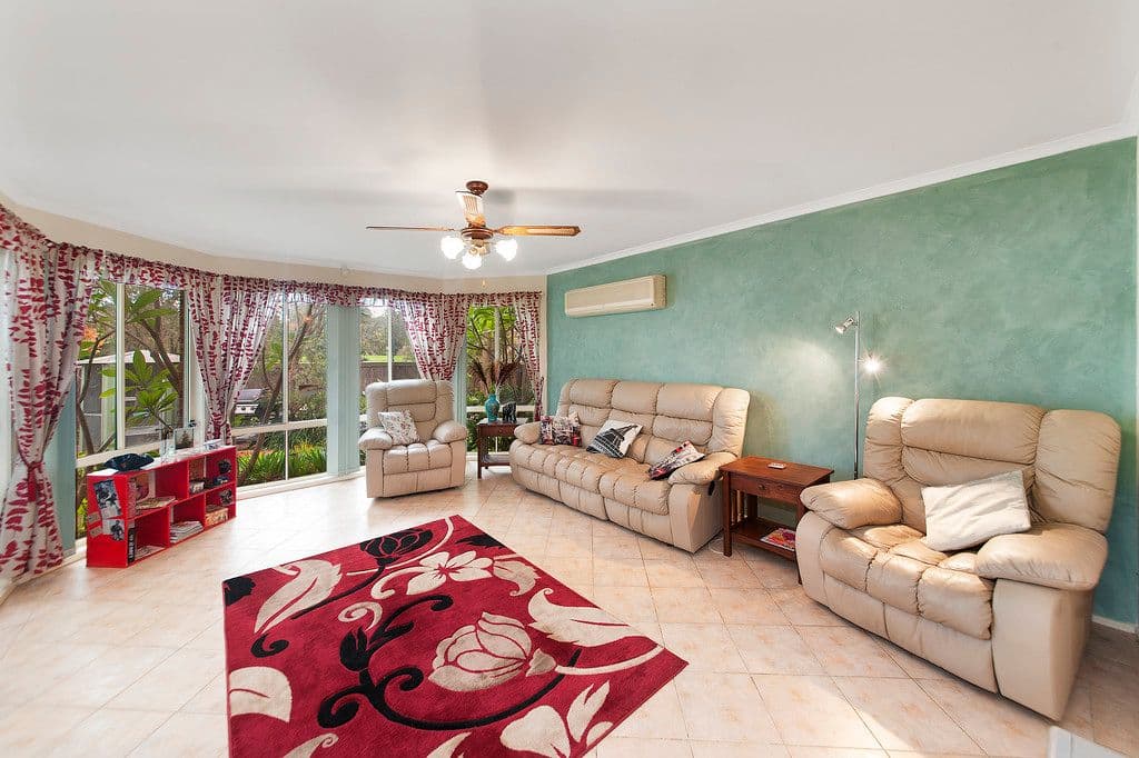 16 Solander Avenue, WEST HOXTON NSW 2171, West Hoxton - Thumbnail 6