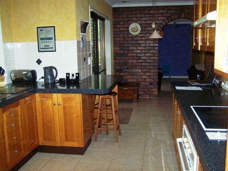 3 Oyster Point Esplanade, NEWPORT QLD 4020, Newport - Thumbnail 2