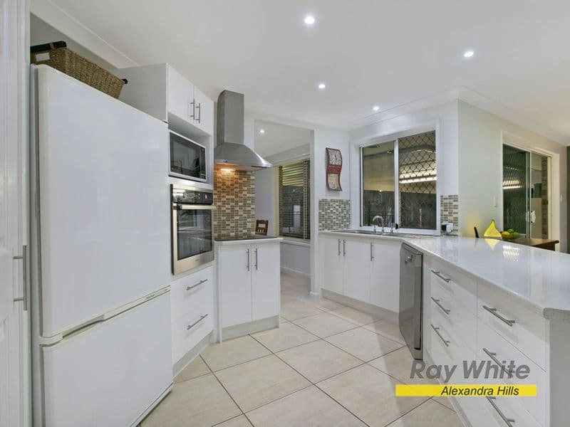 52 Charles Canty Drive, WELLINGTON POINT QLD 4160, Wellington Point - Thumbnail 3