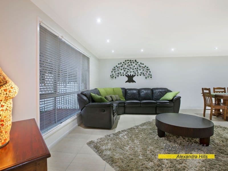 52 Charles Canty Drive, WELLINGTON POINT QLD 4160, Wellington Point - Thumbnail 4