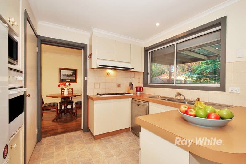 13 Sheraton Crescent, FERNTREE GULLY VIC 3156, Ferntree Gully - Thumbnail 4