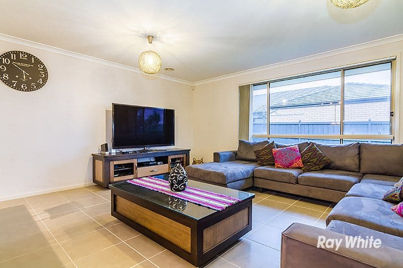 2 Sawgrass Way, Cranbourne West VIC 3977, Cranbourne West - Thumbnail 5