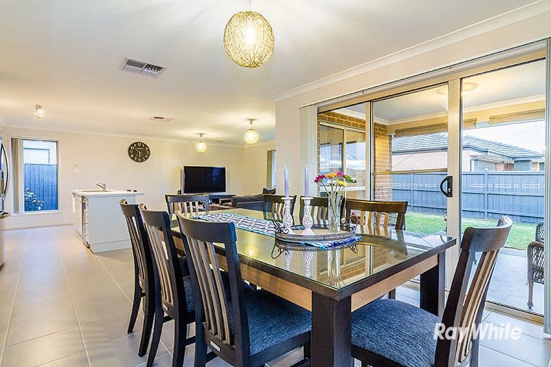 2 Sawgrass Way, Cranbourne West VIC 3977, Cranbourne West - Thumbnail 7