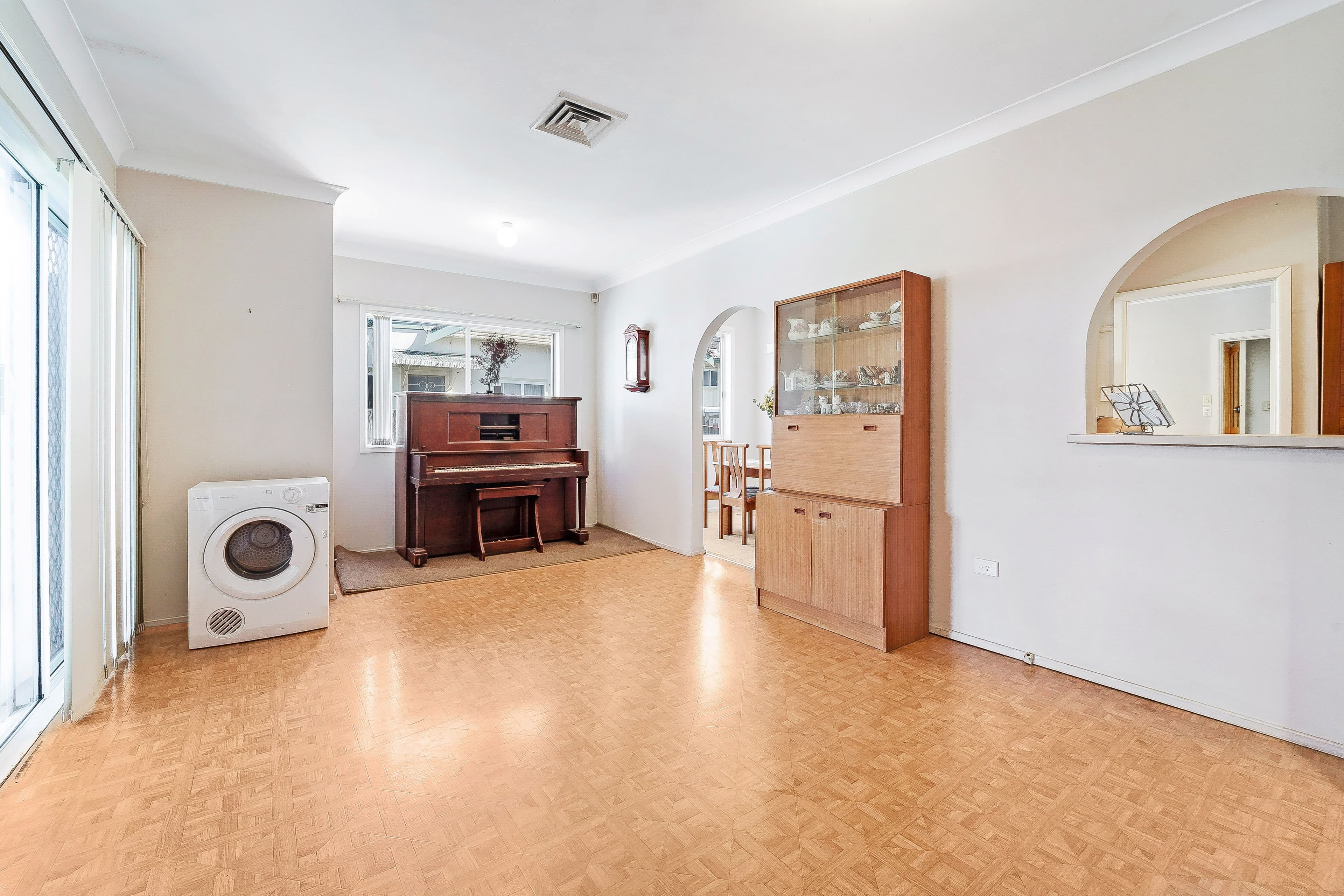 37 Chifley Avenue, Sefton NSW 2162, Sefton - Thumbnail 4