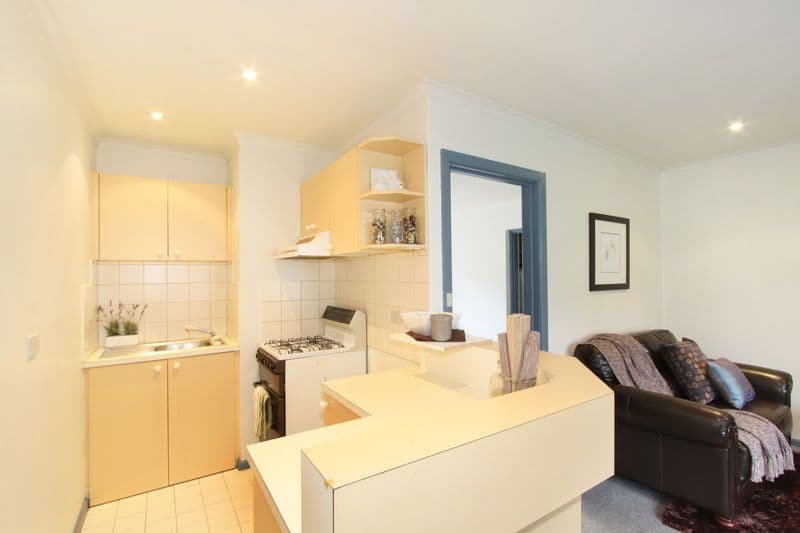 6 Tattenham Street, CARNEGIE VIC 3163, Carnegie - Thumbnail 2
