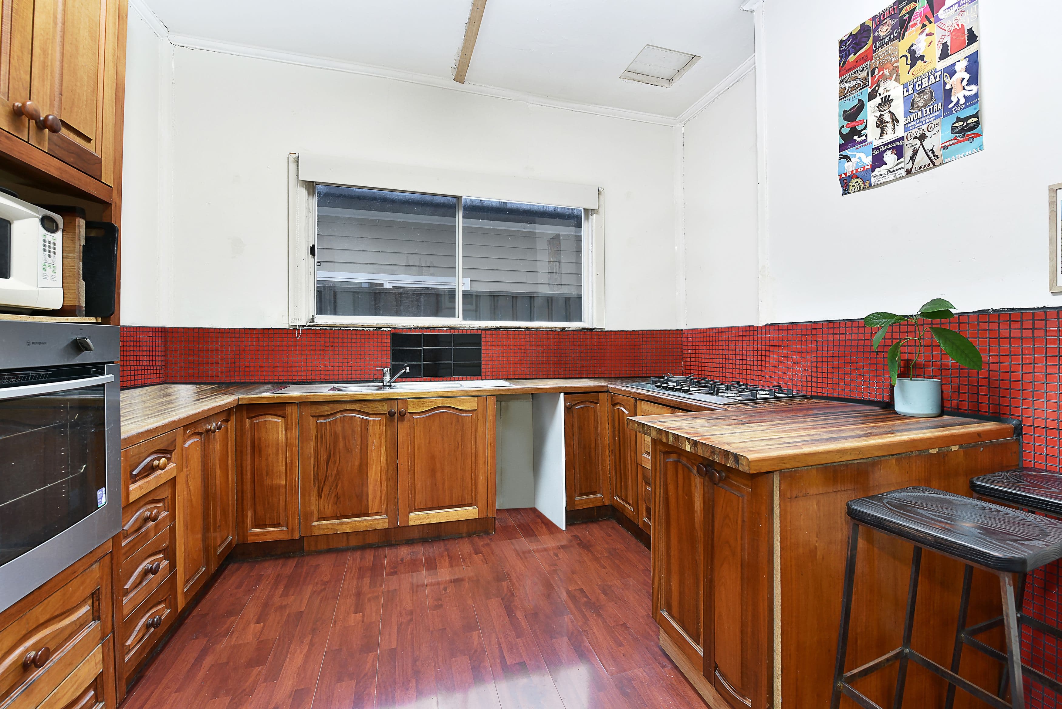 10 Queen Street, Coburg VIC 3058, Coburg - Thumbnail 2