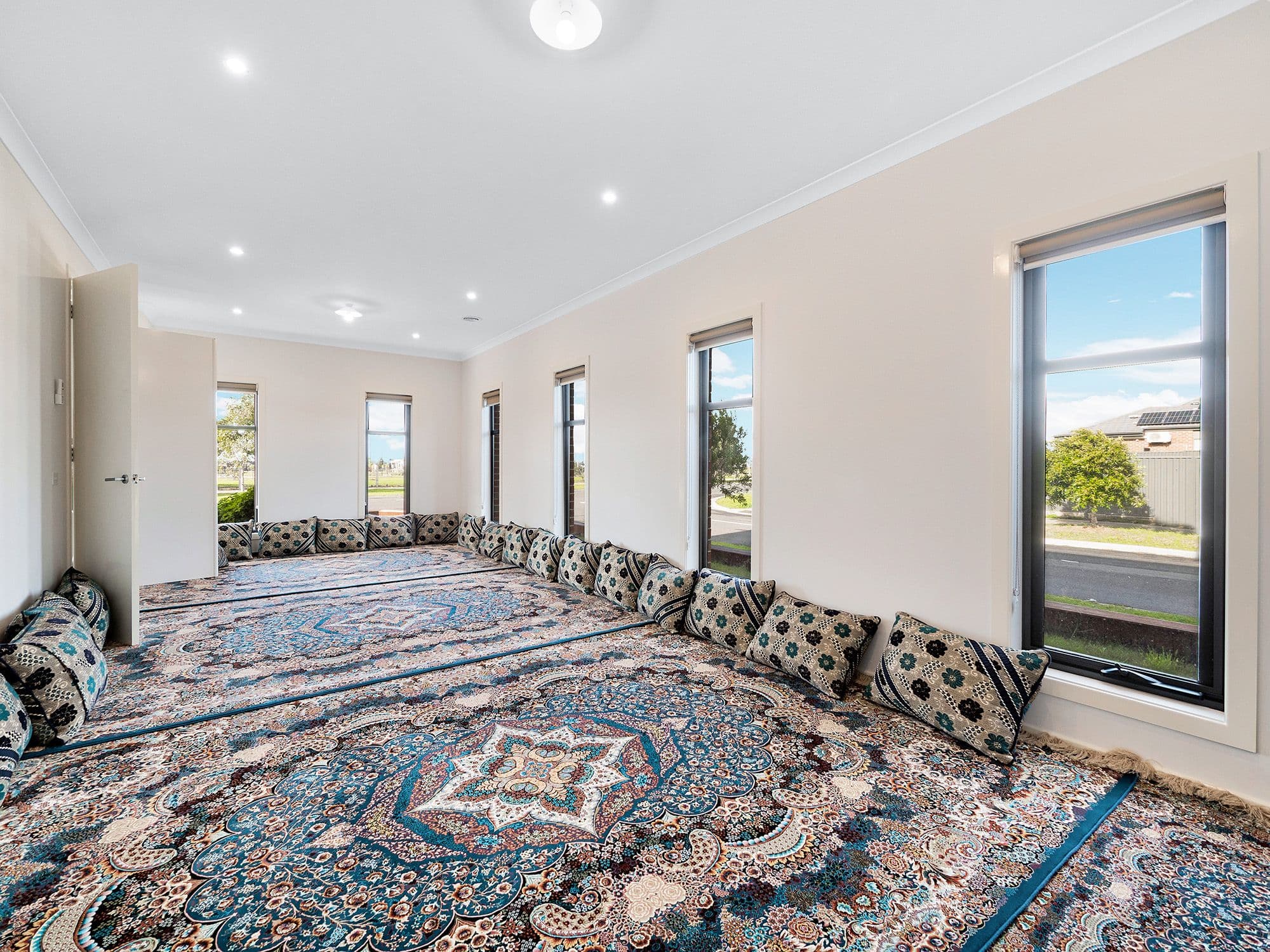 34 Parkhurst Drive, Cranbourne East VIC 3977, Cranbourne East - Thumbnail 4
