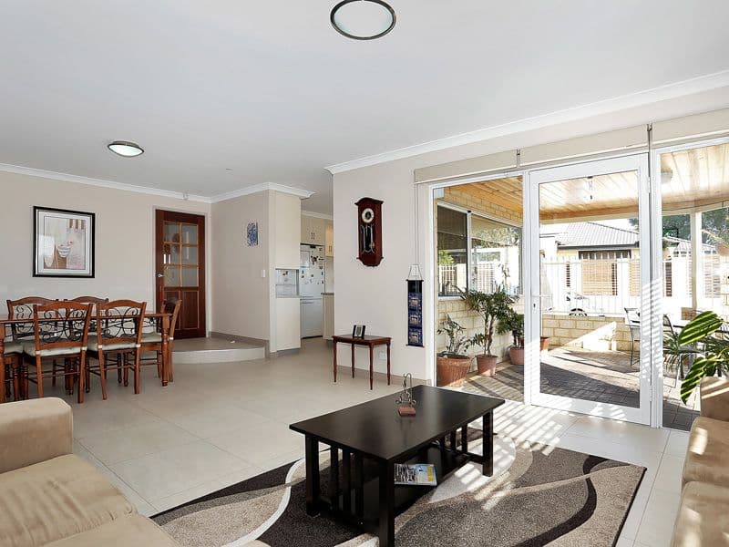 8 Palmer Place, EMBLETON WA 6062, Embleton - Thumbnail 4