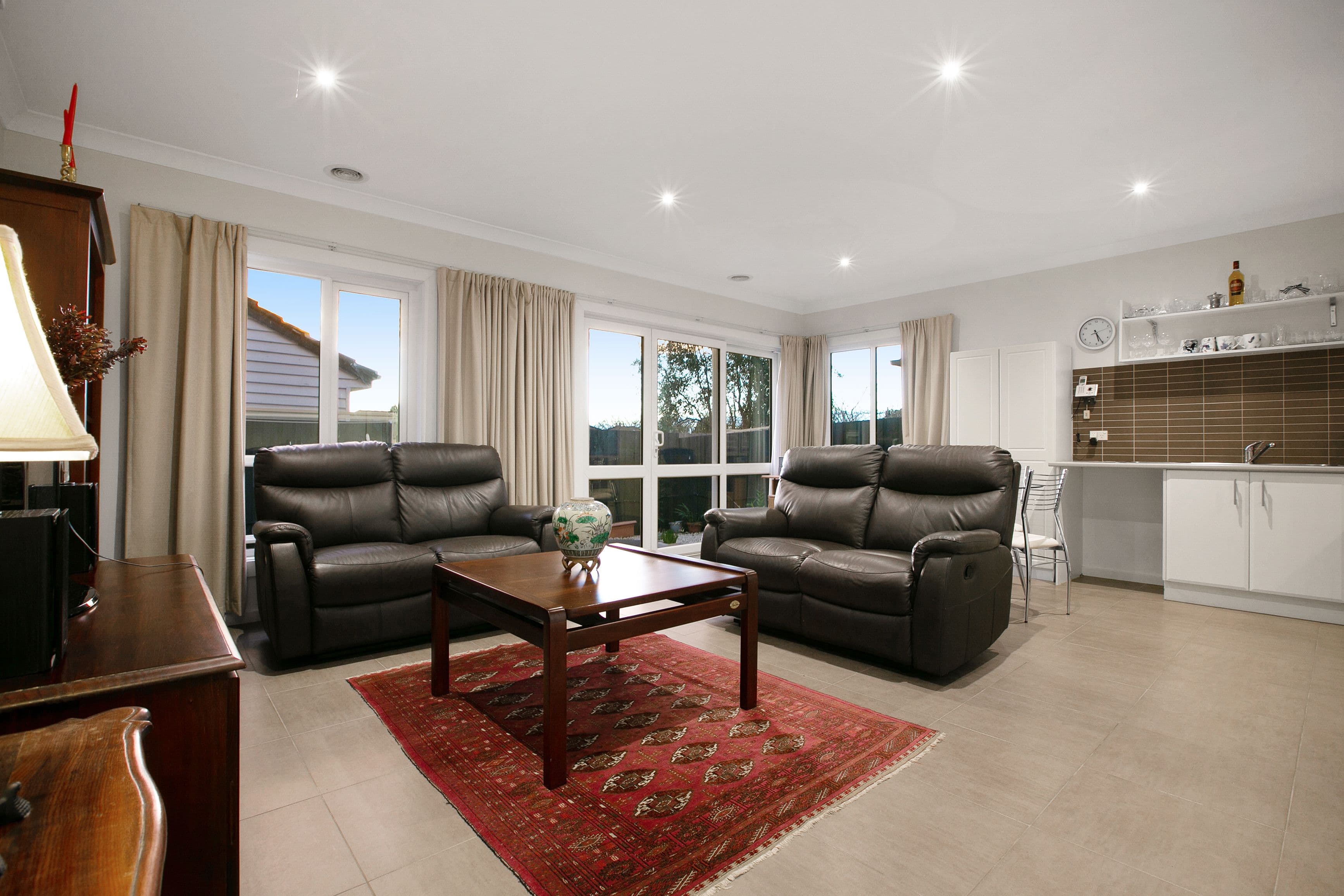 22 Barry Street, Reservoir VIC 3073, Reservoir - Thumbnail 3