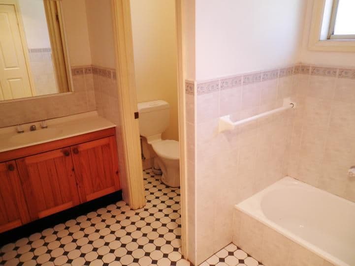 124a Nasmyth Street, YOUNG NSW 2594, Young - Thumbnail 3