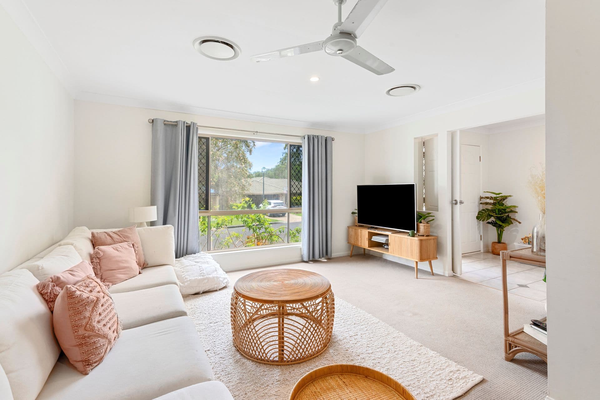 74 Silver Glade Drive, Elanora QLD 4221, Elanora - Thumbnail 3