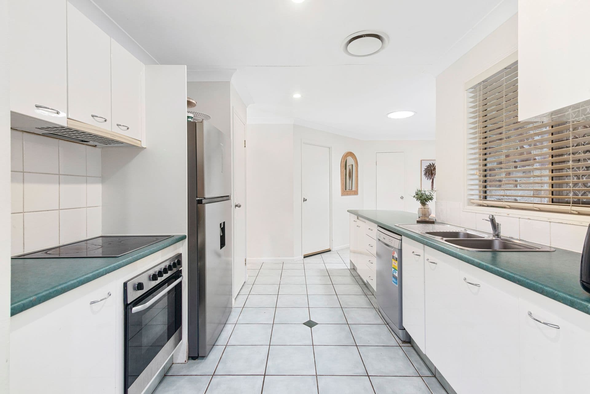 74 Silver Glade Drive, Elanora QLD 4221, Elanora - Thumbnail 5