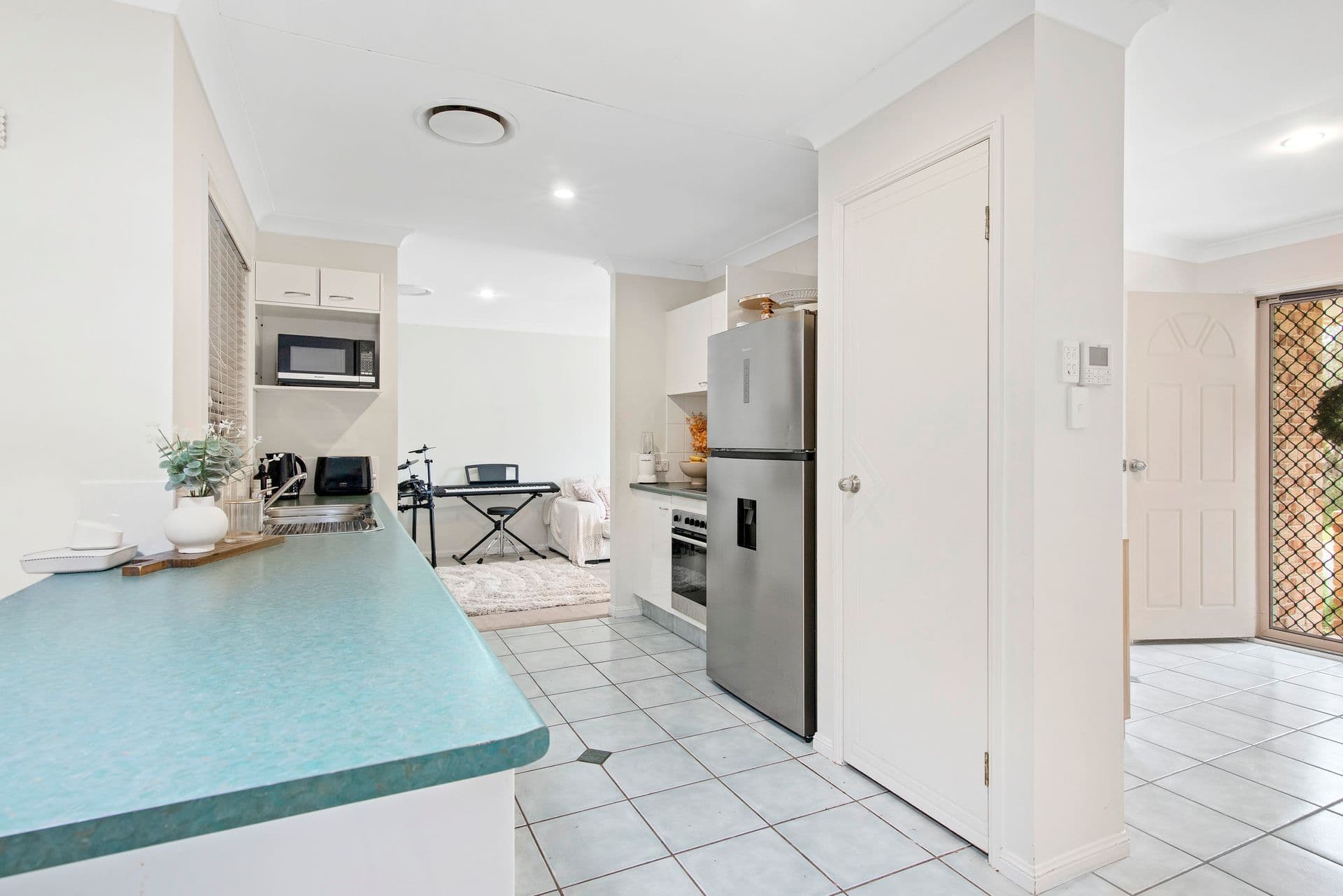 74 Silver Glade Drive, Elanora QLD 4221, Elanora - Thumbnail 6