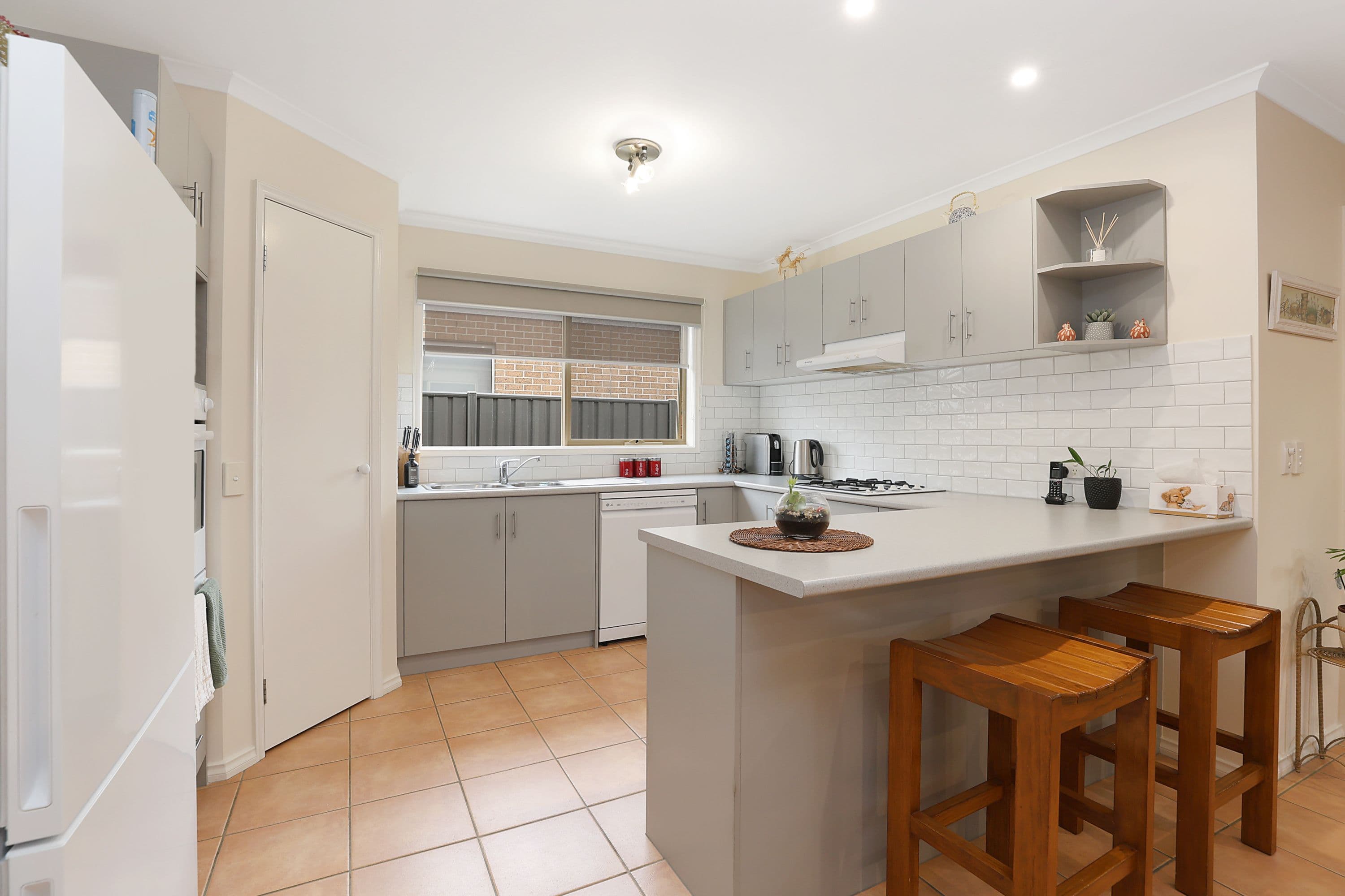 9 Borwick Street, Colac VIC 3250, Colac - Thumbnail 2