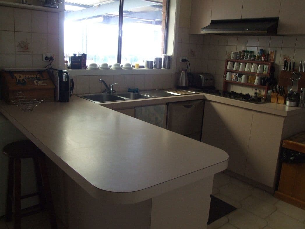 6 Roderick Drive, KURUNJANG VIC 3337, Kurunjang - Thumbnail 4