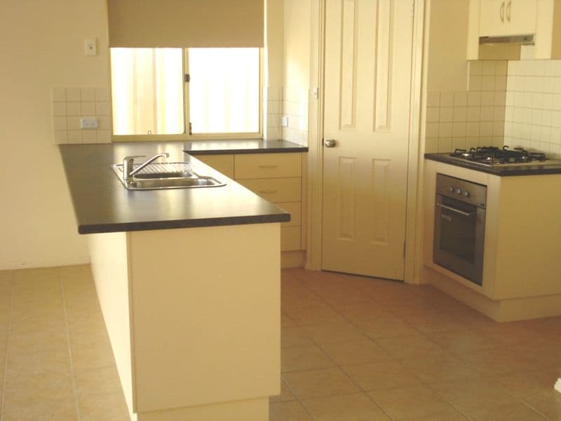 4  Overlander Way, SMITHFIELD SA 5114, Smithfield - Thumbnail 4