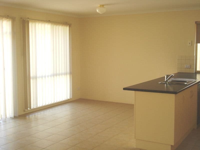 4  Overlander Way, SMITHFIELD SA 5114, Smithfield - Thumbnail 6
