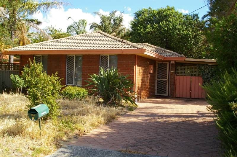 39 Amberton Avenue, GIRRAWHEEN WA 6064, Girrawheen - Thumbnail 2