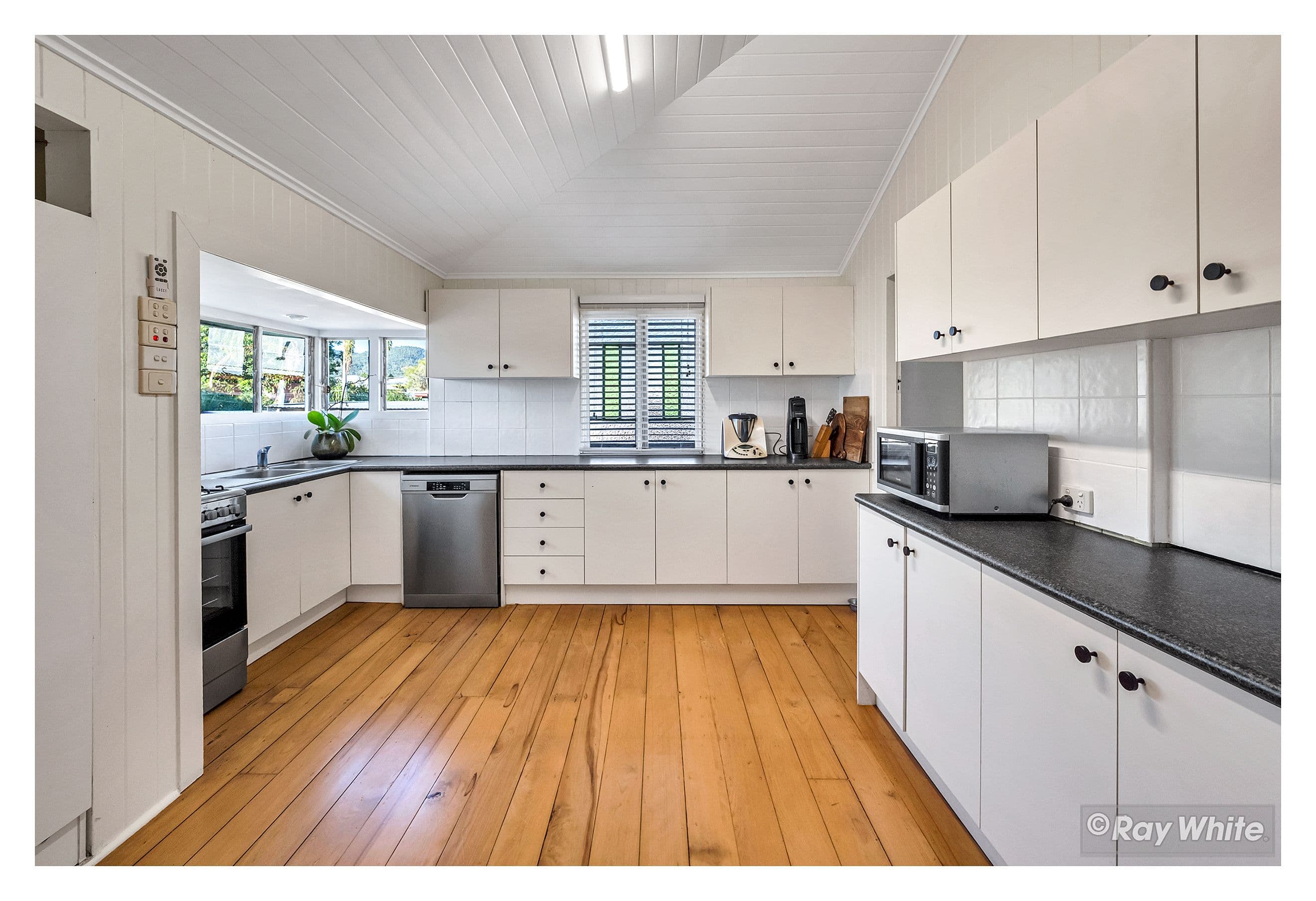 139 Stamford Street, Berserker QLD 4701, Berserker - Thumbnail 2