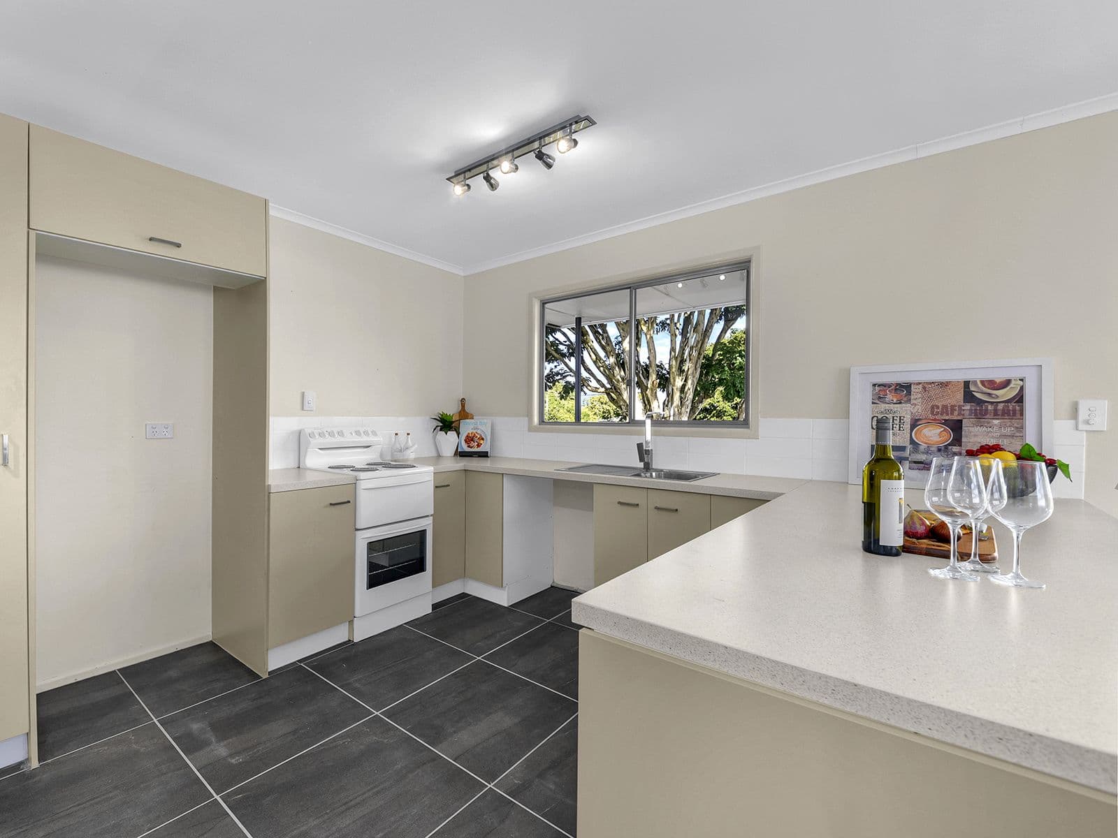 12 Karragata Court, Tallebudgera QLD 4228, Tallebudgera - Thumbnail 6