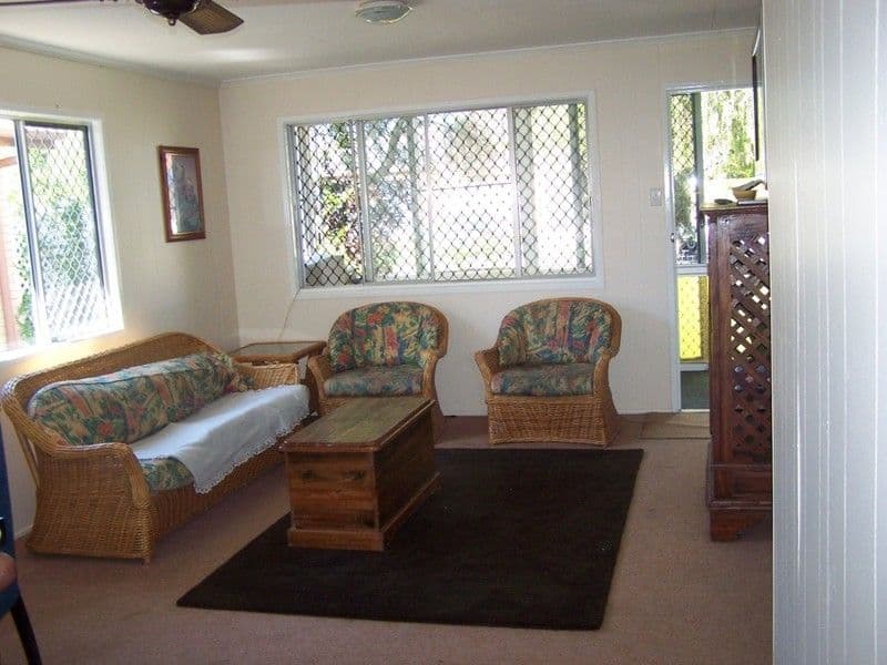 4  Woodcock Street, SCARBOROUGH QLD 4020, Scarborough - Thumbnail 2
