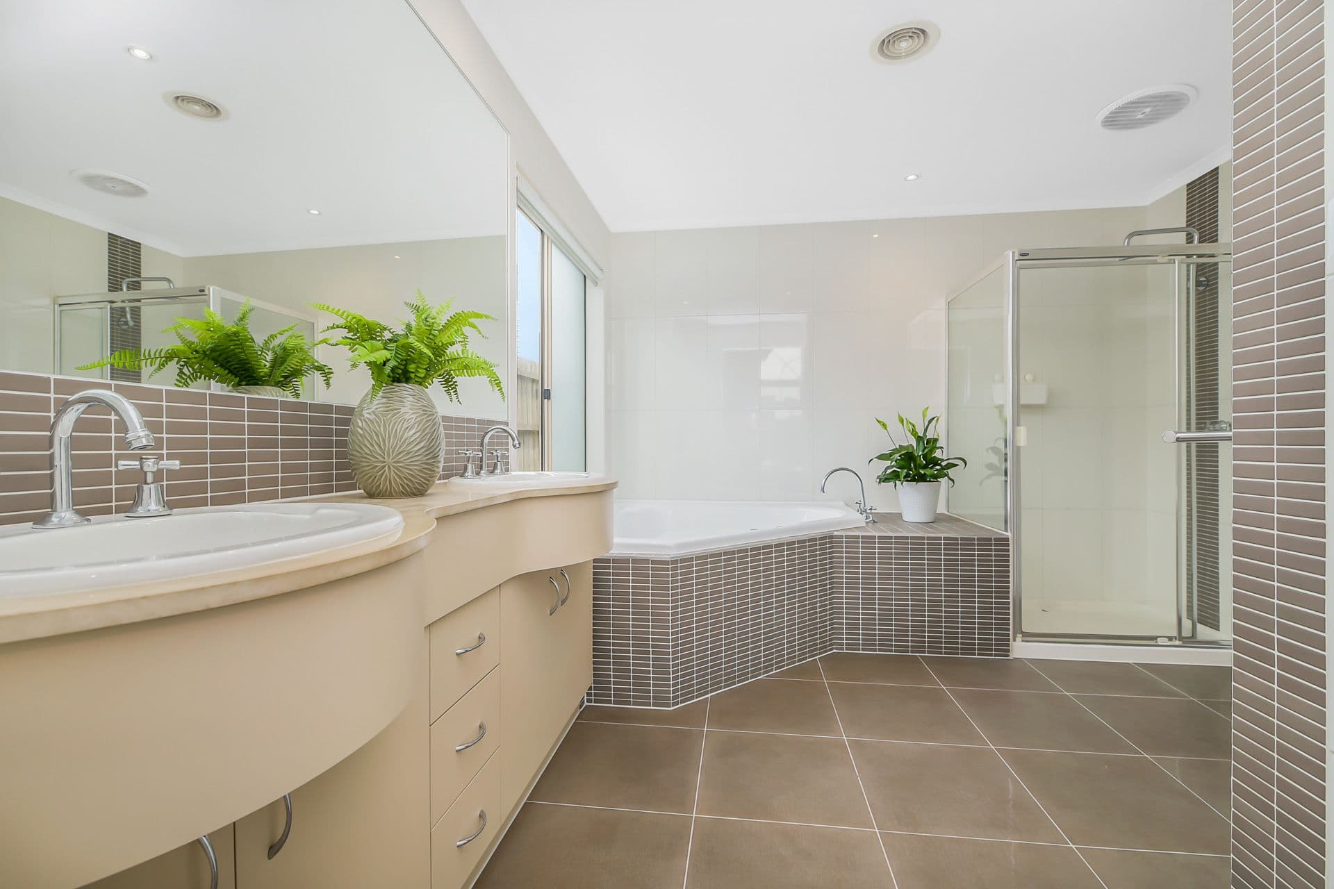37 Honeyeater Grove, Narre Warren VIC 3805, Narre Warren - Thumbnail 7