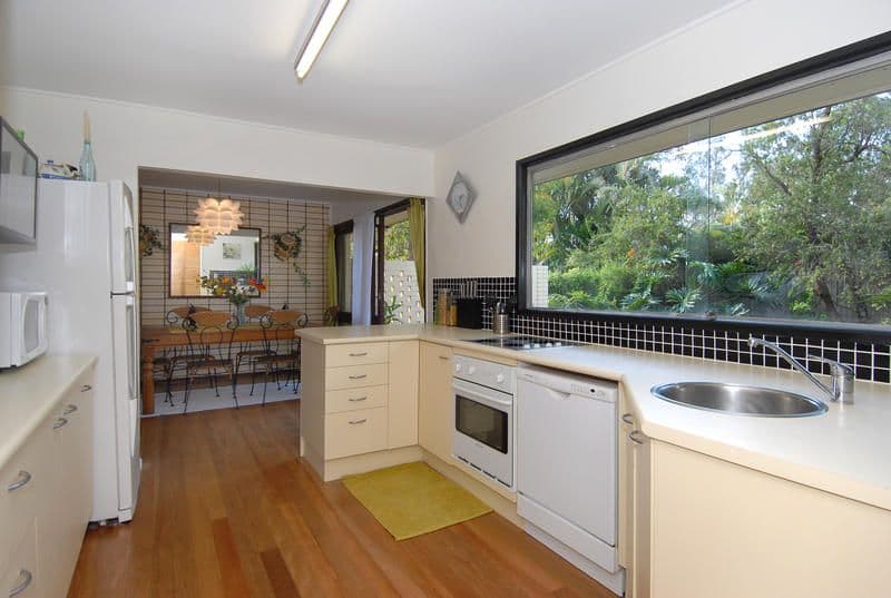 8 Ridgeway Street, THE GAP QLD 4061, The Gap - Thumbnail 4