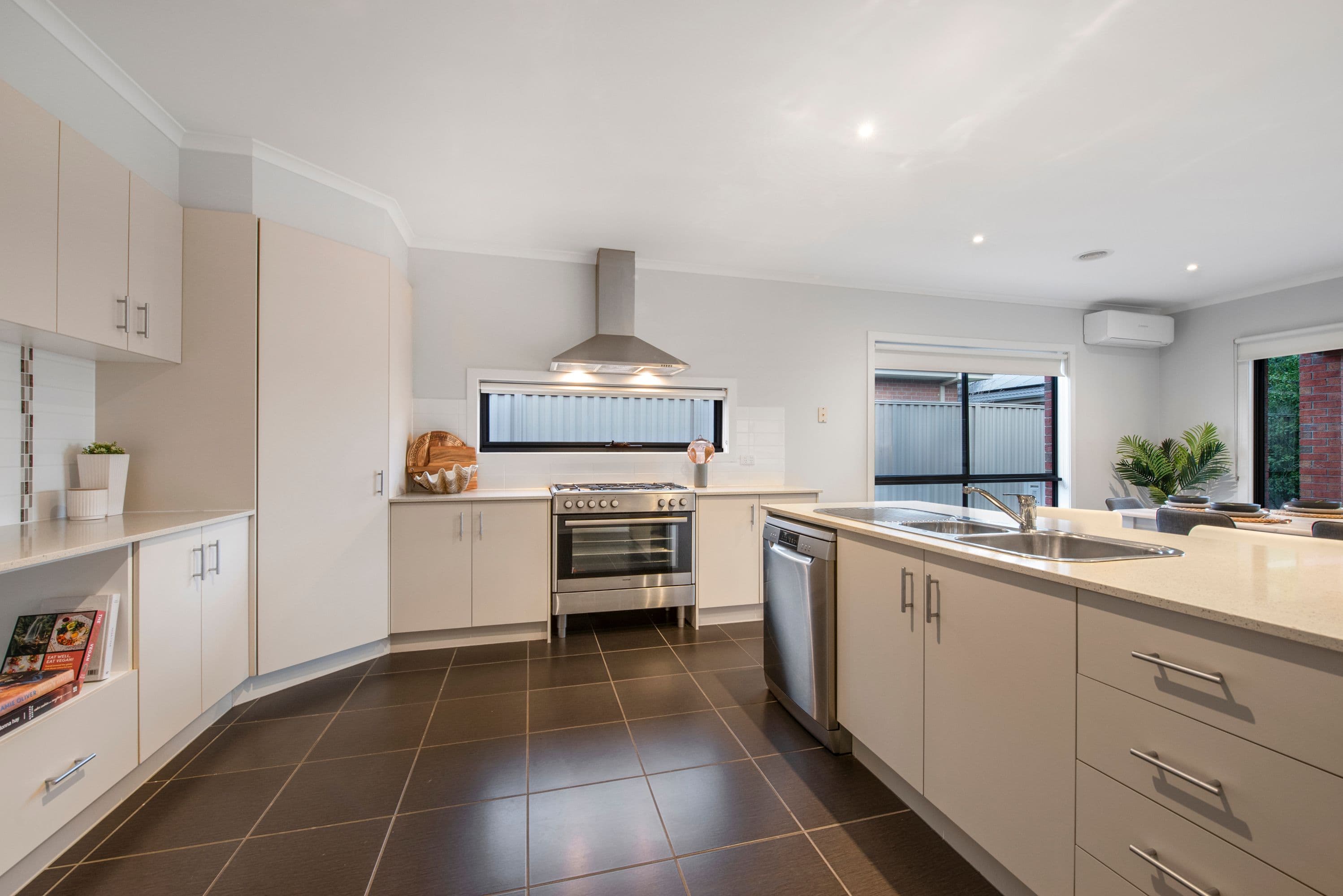 55 Harrison Way, Pakenham VIC 3810, Pakenham - Thumbnail 2