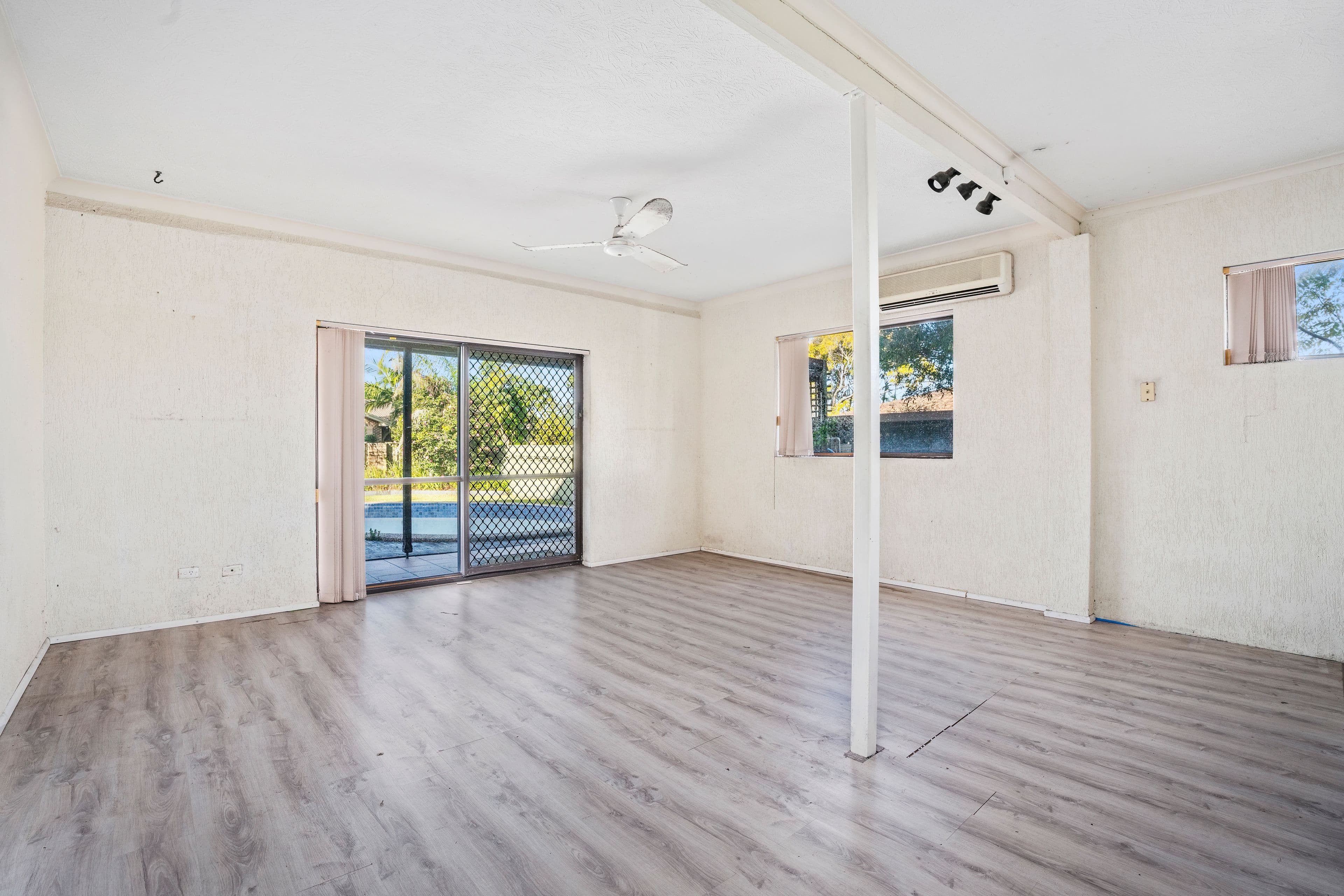 16 Tecoma Street, Southport QLD 4215, Southport - Thumbnail 2