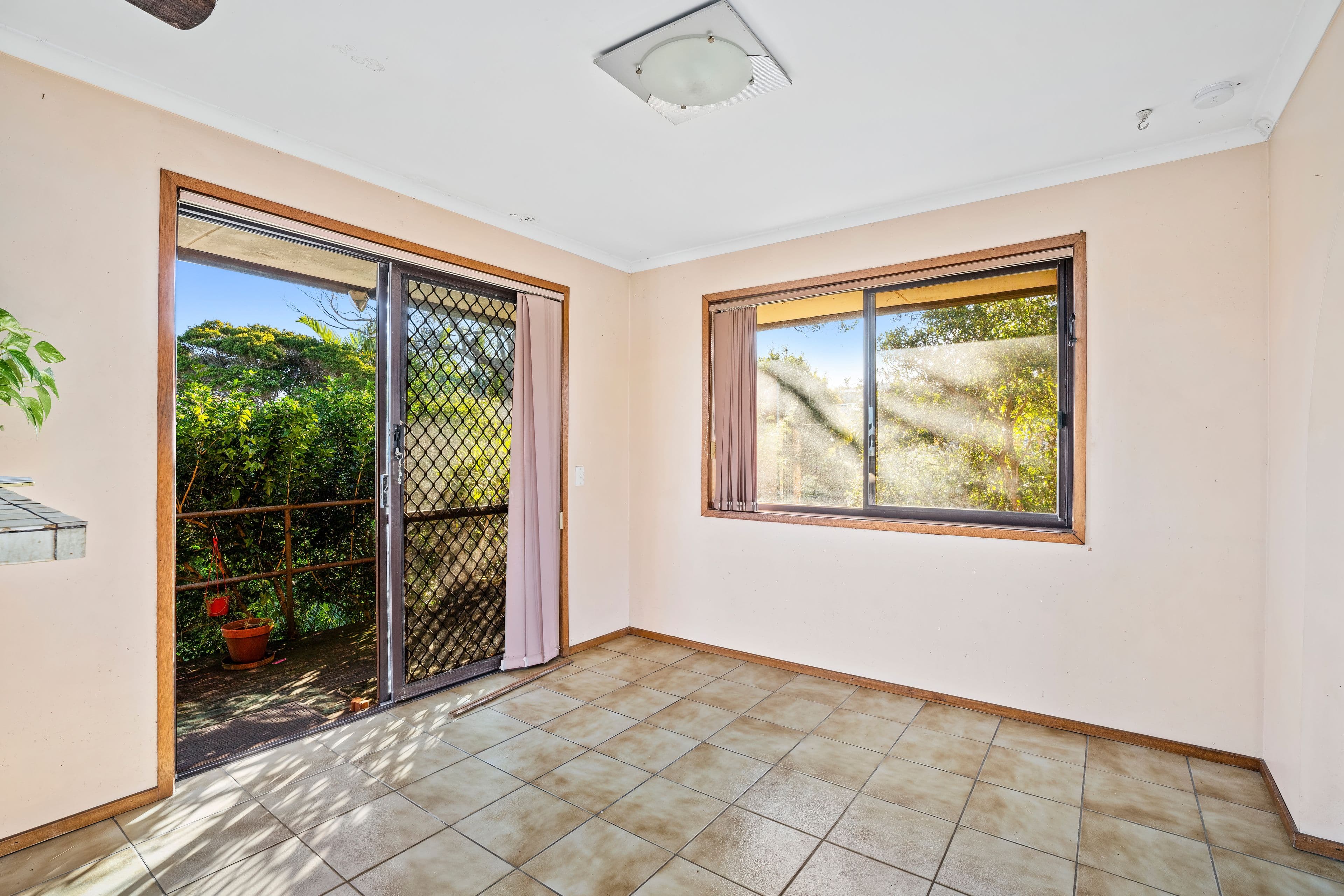 16 Tecoma Street, Southport QLD 4215, Southport - Thumbnail 6