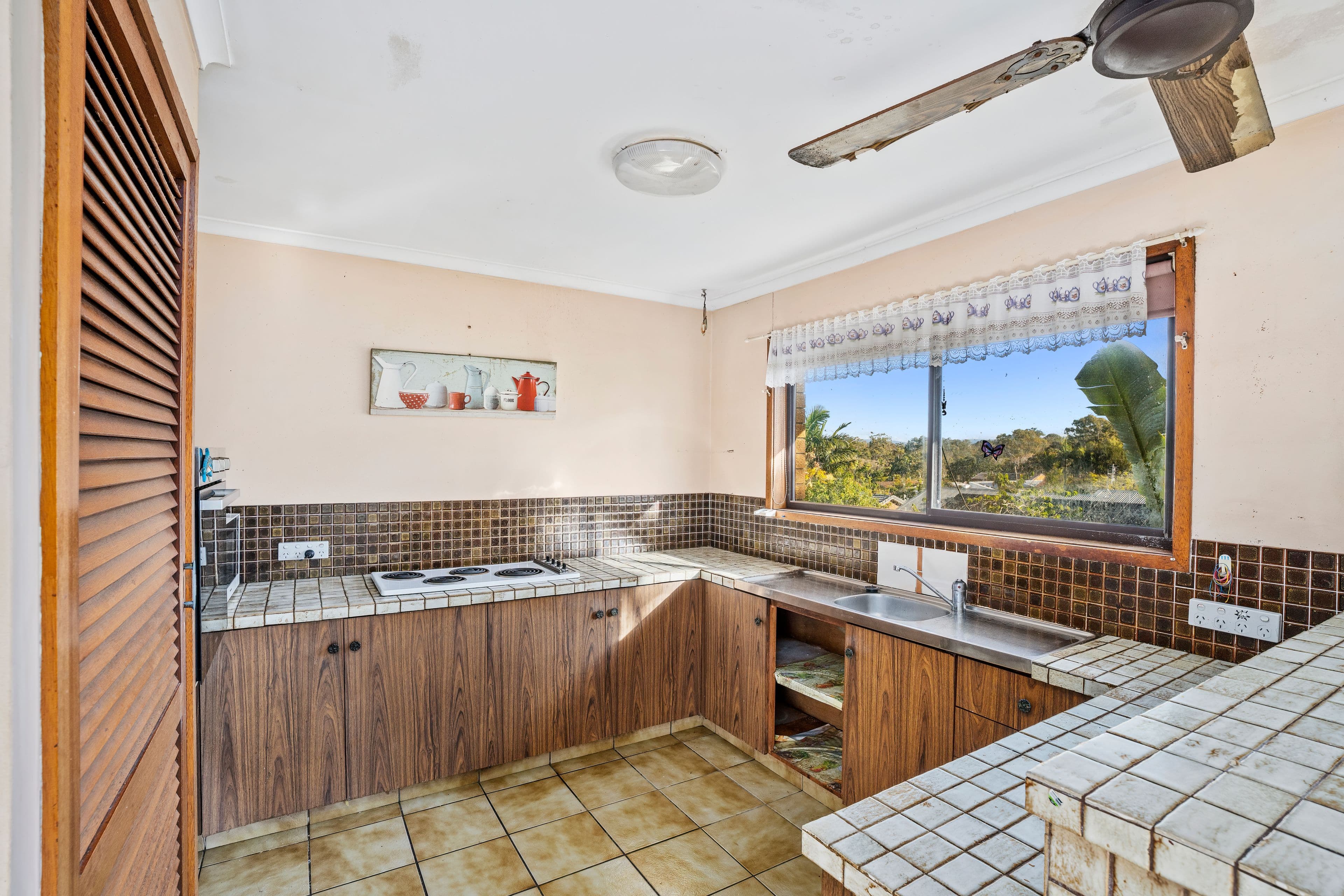 16 Tecoma Street, Southport QLD 4215, Southport - Thumbnail 7