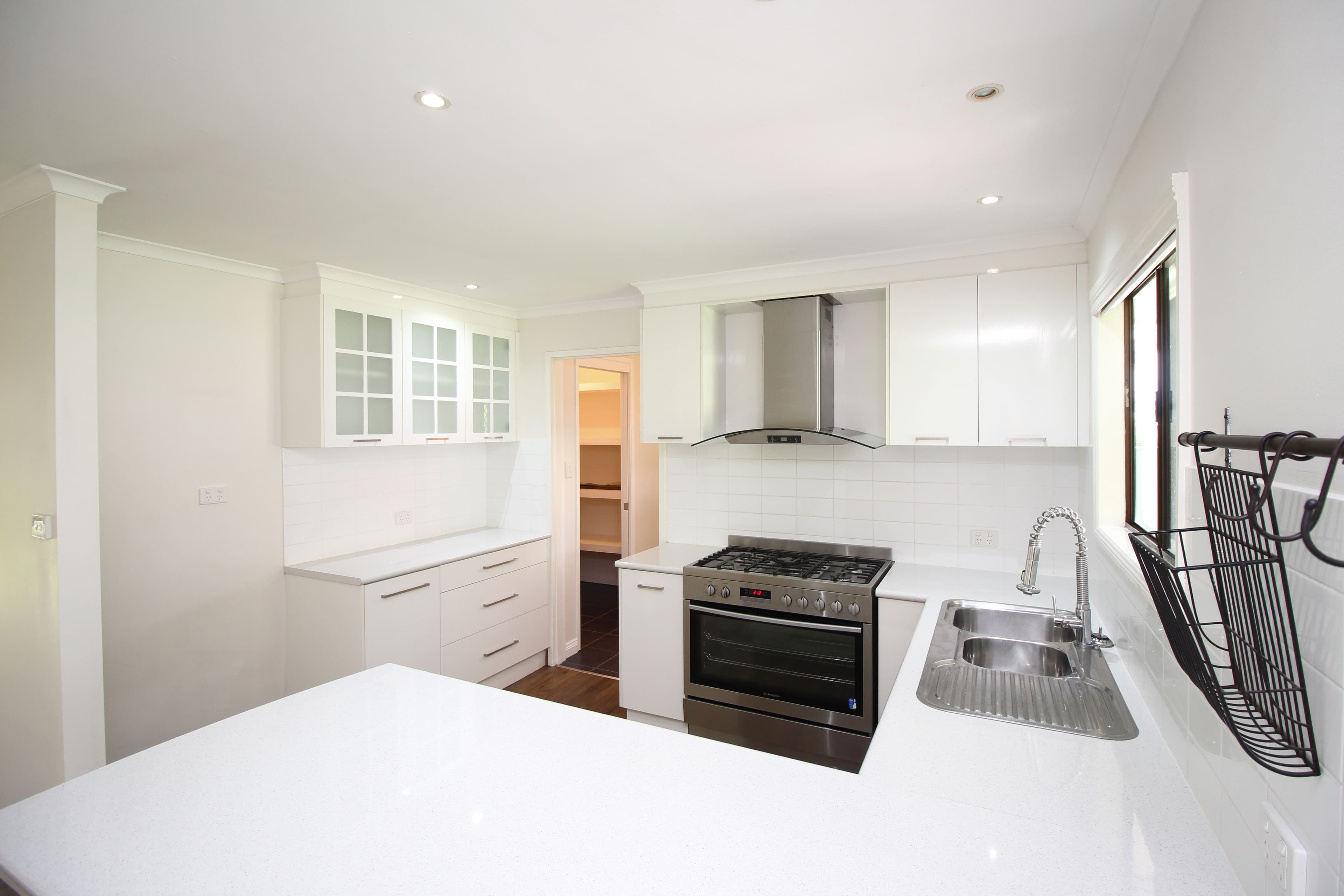 24 Harris Street, Emerald QLD 4720, Emerald - Thumbnail 4