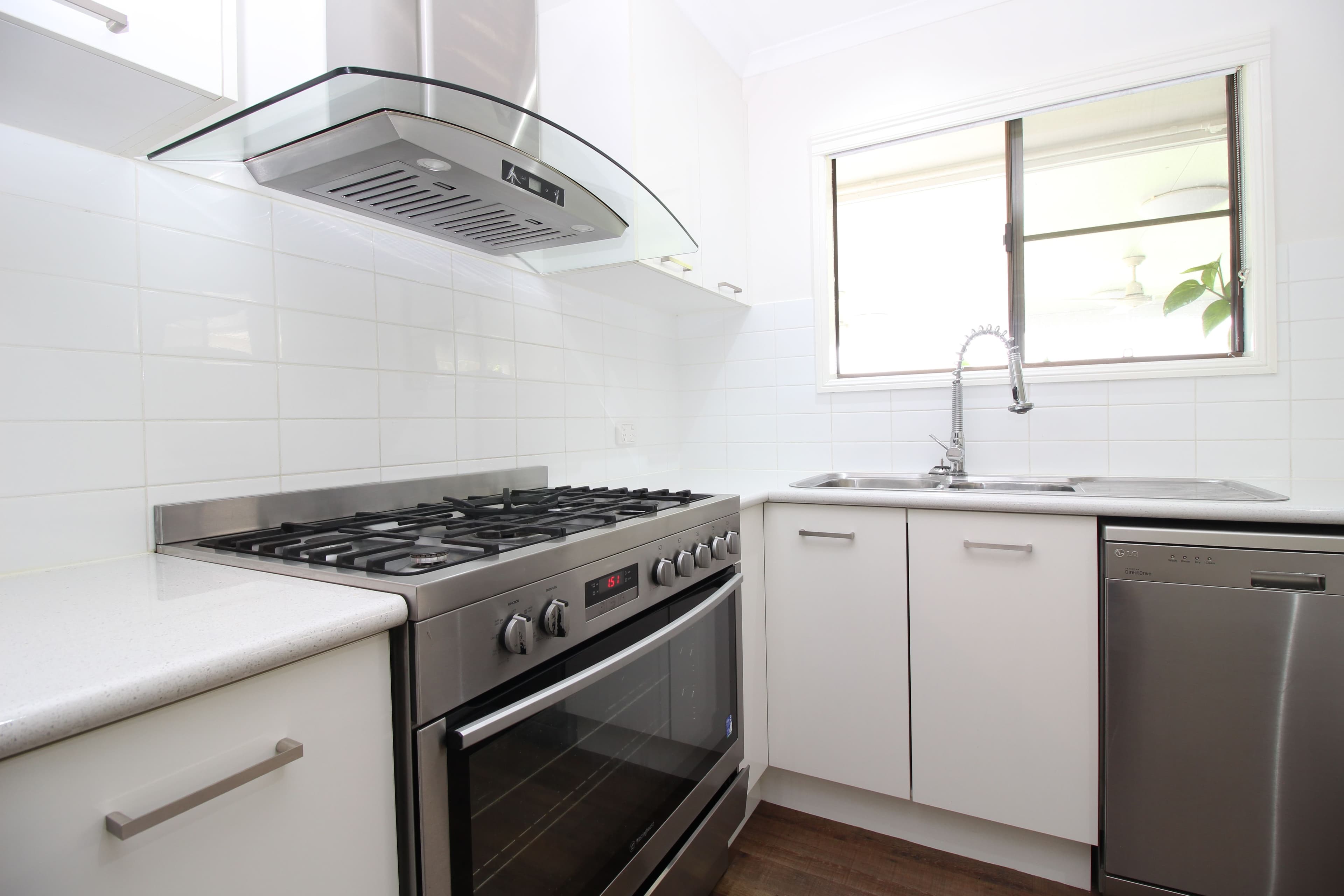 24 Harris Street, Emerald QLD 4720, Emerald - Thumbnail 6