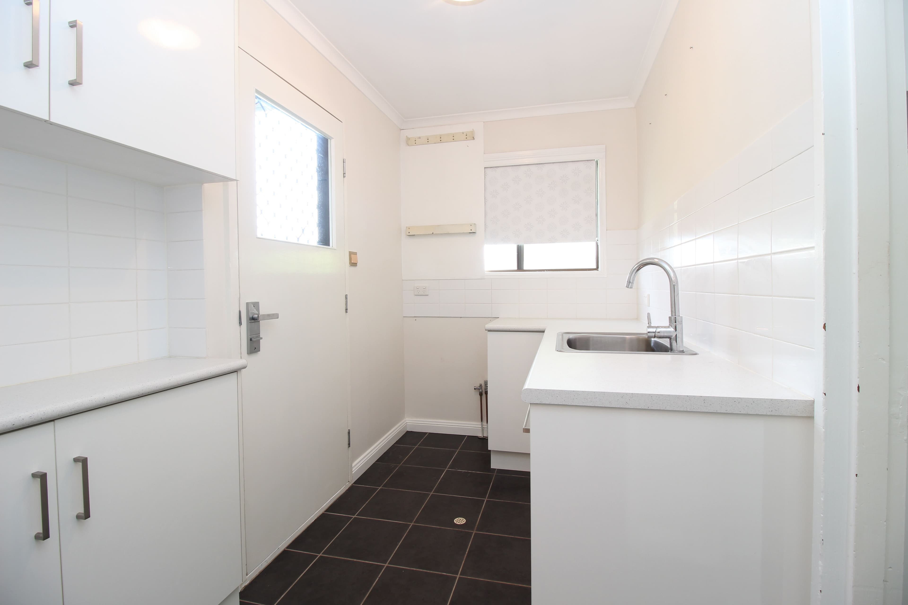 24 Harris Street, Emerald QLD 4720, Emerald - Thumbnail 8
