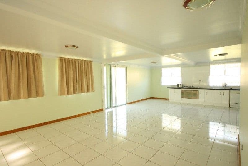 35 Melba Street, SARINA QLD 4737, Sarina - Thumbnail 4