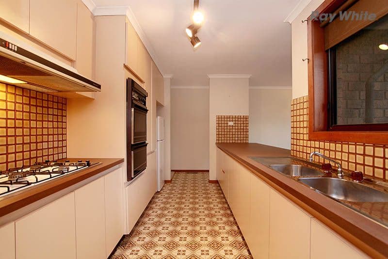 19 Medina Road, KEILOR DOWNS VIC 3038, Keilor Downs - Thumbnail 2