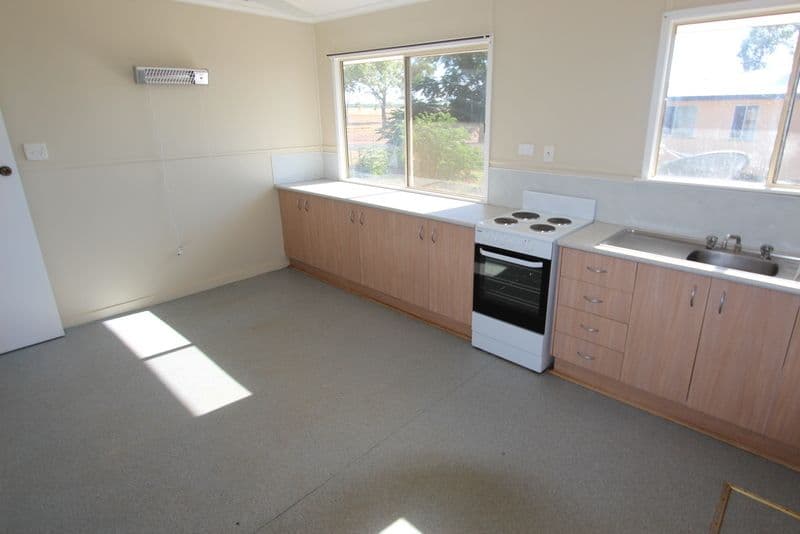 2 Newton Street, Morven QLD 4468, Morven - Thumbnail 2