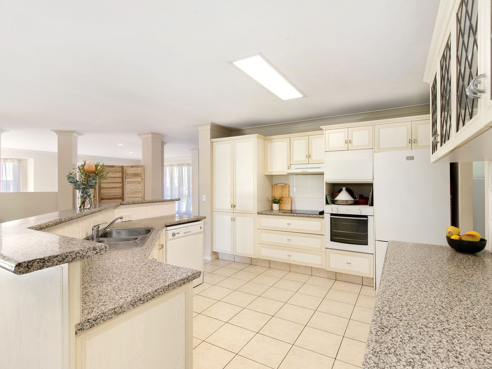 5 Suncrest Court, Parkwood QLD 4214, Parkwood - Thumbnail 5