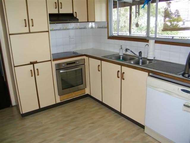 19 Larsen Street, GLADSTONE QLD 4680, West Gladstone - Thumbnail 2