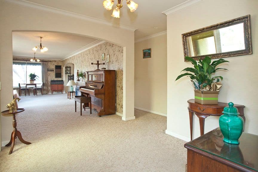 110 King Arthur Drive, GLEN WAVERLEY VIC 3150, Glen Waverley - Thumbnail 2