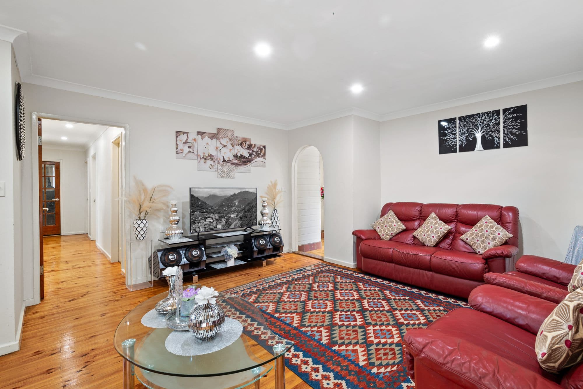 4 Catherine Avenue, Lurnea NSW 2170, Lurnea - Thumbnail 2