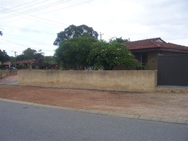 2 Coachwood Way, MADDINGTON WA 6109, Maddington - Thumbnail 2