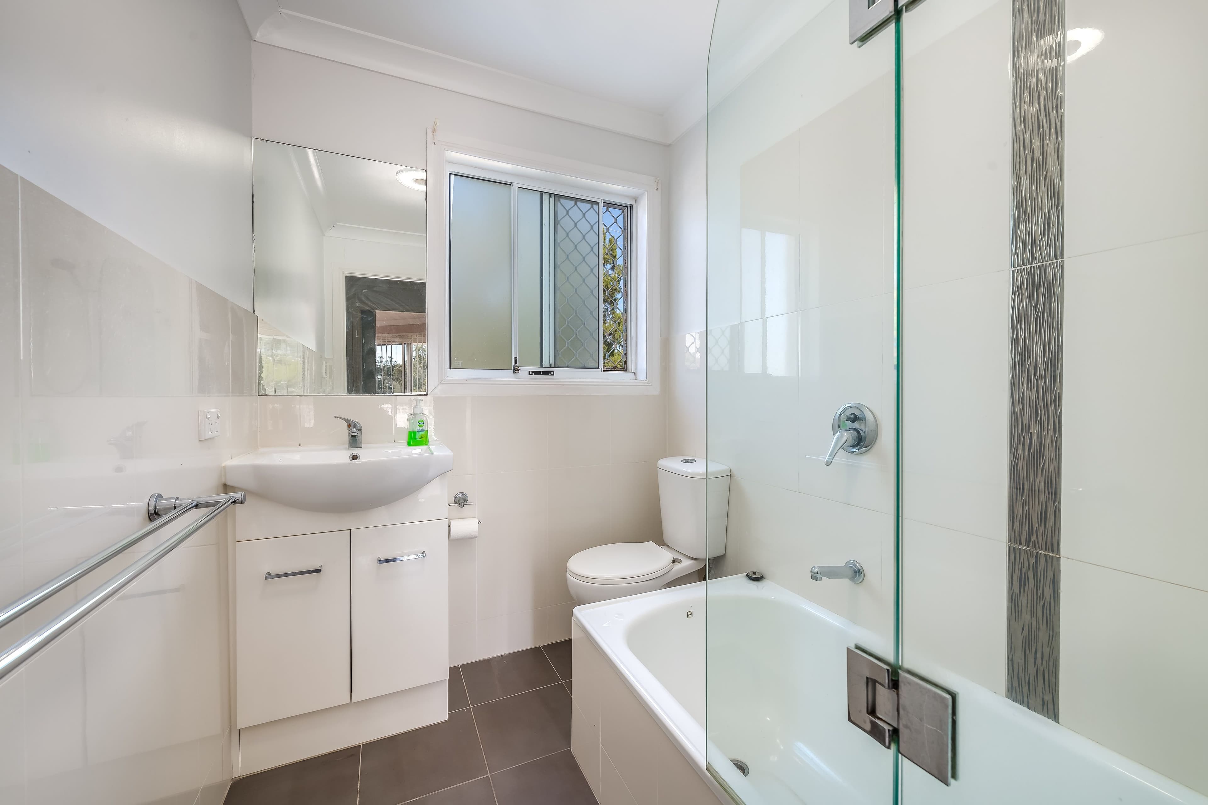 6 Clinton Street, Labrador QLD 4215, Labrador - Thumbnail 8