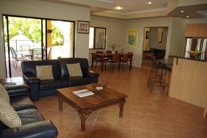 53 Maltravers Drive, ARUNDEL QLD 4214, Arundel - Thumbnail 6