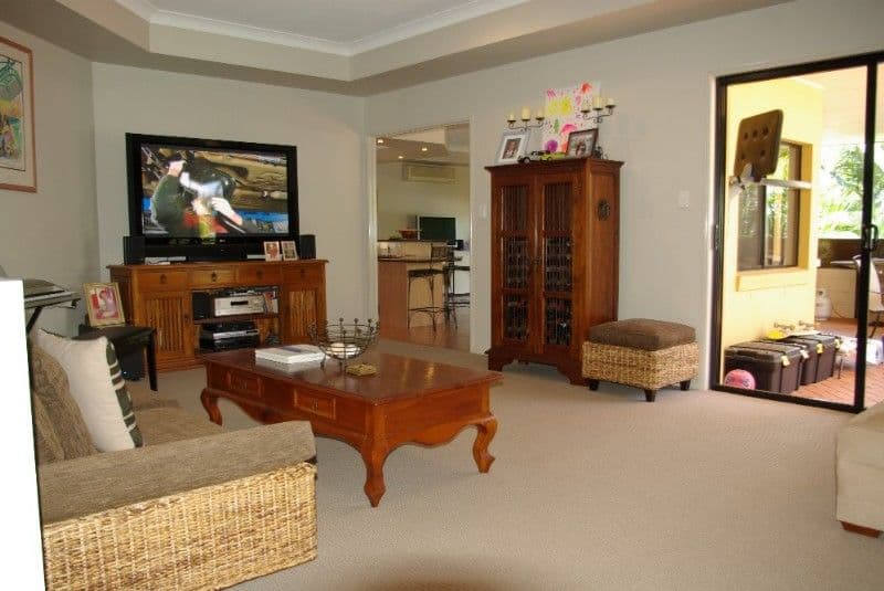 53 Maltravers Drive, ARUNDEL QLD 4214, Arundel - Thumbnail 7