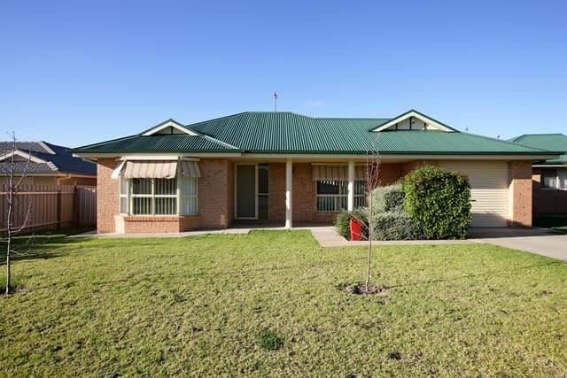 23 Paldi Crescent, GLENFIELD PARK NSW 2650, Glenfield Park - Image 1